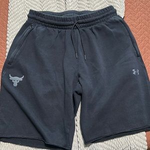 Men’s size large Under Armour fleece shorts nwot, has zipper pockets
